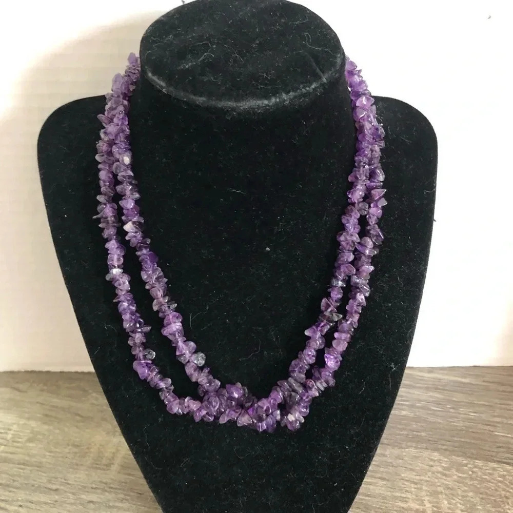 Vintage 17” Amethyst Chip Necklace